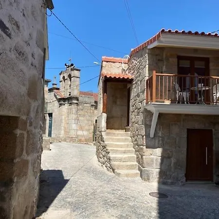 Casa Do Cruzeiro Holiday home Santo Adriao