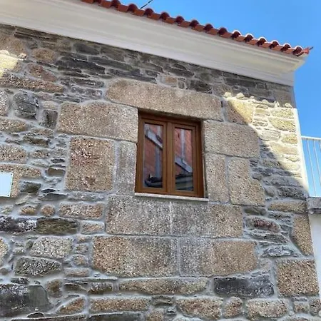 Casa Do Cruzeiro * Santo Adriao